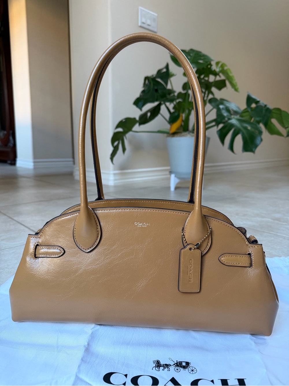 Coach Empire Carryall 34 Honey Brown Glazed Leather